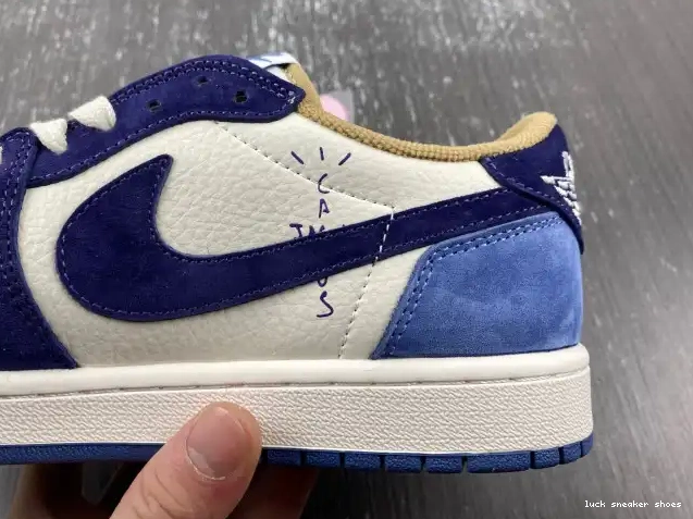Rep LUCY TRAVIS 1 X JORDAN SCOTT CUSTOM AIR DM7866-808 0524